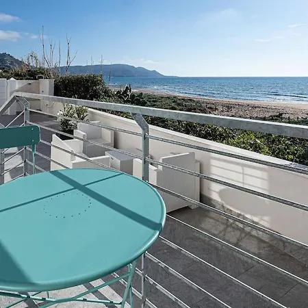 Esclusivo A Sfioro Sul Mare Con Terrazza. Apartamento *