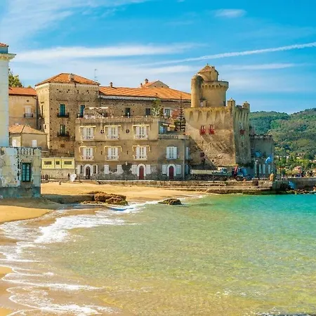 Esclusivo A Sfioro Sul Mare Con Terrazza. * Santa Maria di Castellabate